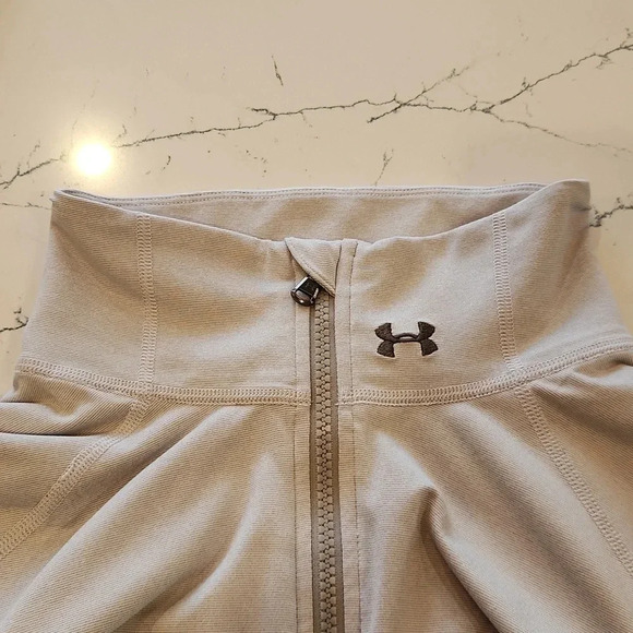 || UNDER ARMOUR || small zip up jacket - Picture 3 of 11